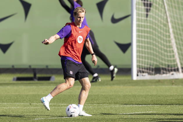 October 16, 2026, Sant Joan Despi, Barcelona, Spain: Frenkie de Jong during the training day of FC Barcelona, Barca ahead the Spanish League, Laliga EA Sports, football match against Real Betis at Ciudad Esportiva Joan Gamper on October 16, 2026 in Sant Joan Despi, Barcelona, Spain. FC Barcelona Training And press conference, PK, Pressekonferenz - LaLiga EA Sports  - ZUMAa181 20261016_zaa_a181_031 Copyright: xJavierxBorregox