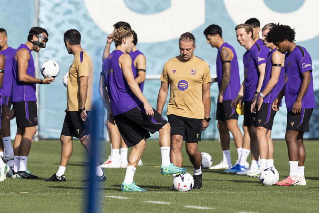 October 16, 2026, Sant Joan Despi, Barcelona, Spain: Hansi Flick, head coach and Fermin Lopez during the training day of FC Barcelona, Barca ahead the Spanish League, Laliga EA Sports, football match against Real Betis at Ciudad Esportiva Joan Gamper on October 16, 2026 in Sant Joan Despi, Barcelona, Spain. FC Barcelona Training And press conference, PK, Pressekonferenz - LaLiga EA Sports  - ZUMAa181 20261016_zaa_a181_041 Copyright: xJavierxBorregox