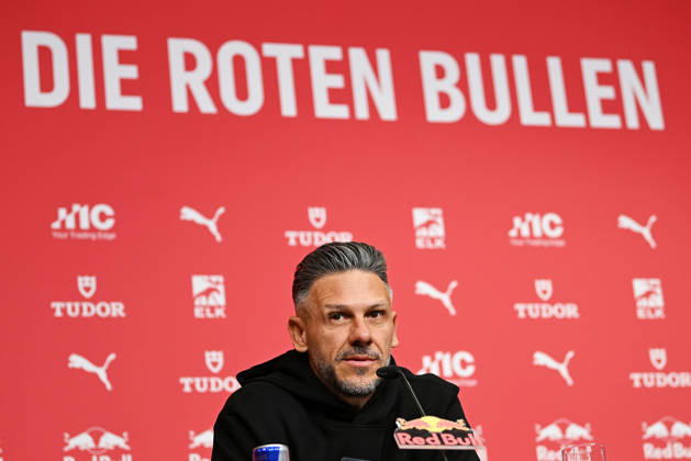 Fußball-Bundesliga Saison 2026 2027, 6. Spieltag, PK RB Leipzig vor Bayern München vs. RB Leipzig (16.10.2026). Martin Demichelis (Trainer RB Leipzig) bei der Pressekonferenz von RB Leipzig vor dem Bundesliga-Spiel bei Bayern München (16.10.2026). Leipzig Sachsen Deutschland Red-Bull-Trainingsgelände am Cottaweg