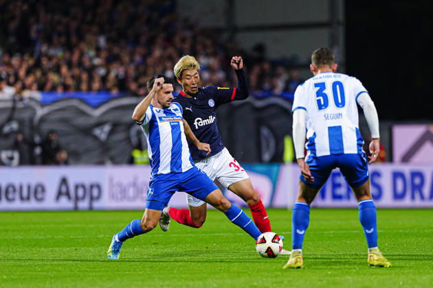 Josip Brekalo (Hertha BSC, 07), Hiroki Sekine (Holstein Kiel, 32) GER, Holstein Kiel vs. Hertha BSC, Fußball, 2. Bundesliga, Spieltag 08, Saison 2026 2027, 16.10.2026 DFL REGULATIONS PROHIBIT ANY USE OF PHOTOGRAPHS AS IMAGE SEQUENCES AND OR QUASI-VIDEO GER, Holstein Kiel vs. Hertha BSC, Fußball, 2. Bundesliga, Spieltag 08, Saison 2026 2027, 16.10.2026 Kiel Copyright: xEibner-Pressefoto MarcelxvonxFehrnx EP_MFN