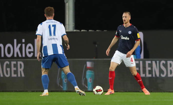 Sebastian Groenning (Hertha BSC Berlin), Sebastian Schonlau (Holstein Kiel) Fussball, Herren, Saison 2026 2027, 2.BL, Holstein Stadion, Holstein Kiel gegen Hertha BSC Berlin DFL REGULATIONS PROHIBIT ANY USE OF PHOTOGRAPHS AS IMAGE SEQUENCES AND OR QUASI-VIDEO.