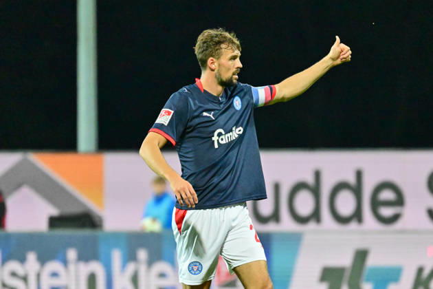16.10.2026, Fußball, Herren, 2.BL (Bundesliga), Saison 2026 2027, Holstein Kiel - Hertha BSC Berlin, 8. Spieltag, KSV, Holstein-Stadion, Letzter gegen Tabellenführer Kapitän Jonas Meffert Kiel, Holstein-Stadion Holstein-Stadion Schleswig-Holstein Deutschland