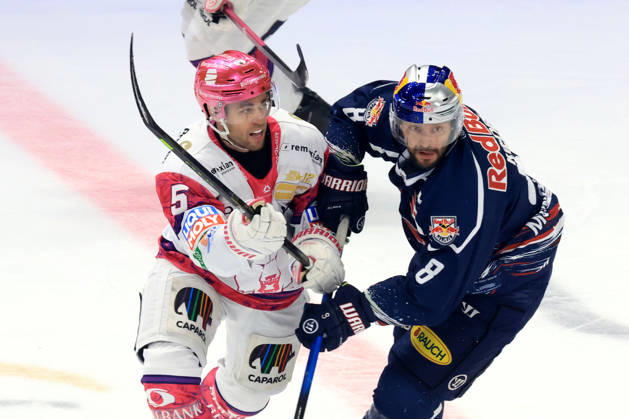 16.10.2026, DEU, GER, Eishockey, 9.Spieltag, Saison 2026 27, Berlin, Eisbaeren Berlin vs. RB Muenchen Noel Saffran ( Eisbaeren Berlin 8 ), Adam Almquist ( RedBull Muenchen 5 ) nordphoto GmbH Engler Berlin Uber-Arena Berlin Deutschland Copyright: xNordphotox xEnglerx