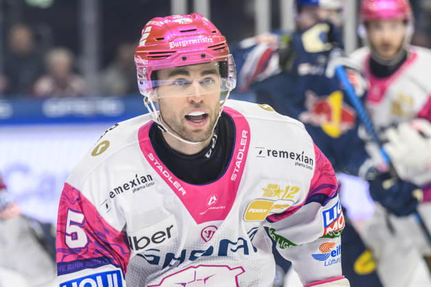im Bild v.l.: Mitchell Reinke (Eisbären Berlin 05), GER, Berlin, Eishockey, DEL 1, Eisbaeren Berlin vs EHC Red Bull Muenchen, in der Uber Arena, 16.10.2026, Copyright: HMBxMedia UwexKoch