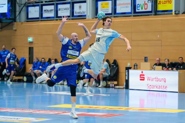 Miro Schluroff (VfL Gummersbach, 15), Dominik Solak (ThSV Eisenach, 30) GER, ThSV Eisenach gegen VfL Gummersbach, 1. Opel Handballbundesliga, Handball, 9.Spieltag, Saison 2026 2027, 20.00 Uhr, 16.10.2026 GER, ThSV Eisenach gegen VfL Gummersbach, 1. Opel Handballbundesliga, Handball, 9.Spieltag, Saison 2026 2027, 20.00 Uhr, 16.10.2026 Eisenach Copyright: xMartinxHerbstx