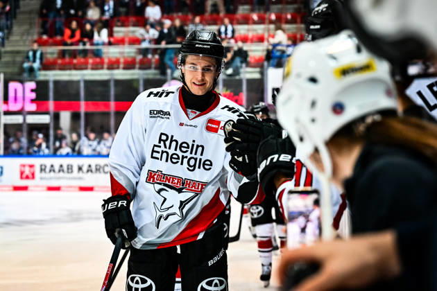 Torjubel, Jubel, Freude bei Torschütze Jan Luca Sennhenn (Kölner Haie, 17), GER, Iserlohn Roosters vs. Koeler Haie, Eishockey, Penny-DEL, 9. Spieltag, Spielzeit 2026 2027, 16.10.2026, GER, Iserlohn Roosters vs. Koeler Haie, Eishockey, Penny-DEL, 9. Spieltag, Spielzeit 2026 2027, 16.10.2026 Iserlohn Copyright: xJonasxBrockmann Eibner-Pressefotx EP_JBN