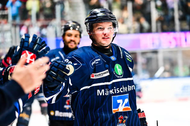 Torjubel, Jubel, Freude bei Torschütze Julian Napravnik (Iserlohn Roosters, 75), GER, Iserlohn Roosters vs. Koeler Haie, Eishockey, Penny-DEL, 9. Spieltag, Spielzeit 2026 2027, 16.10.2026, GER, Iserlohn Roosters vs. Koeler Haie, Eishockey, Penny-DEL, 9. Spieltag, Spielzeit 2026 2027, 16.10.2026 Iserlohn Copyright: xJonasxBrockmann Eibner-Pressefotx EP_JBN