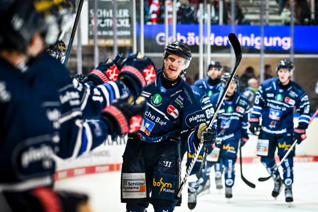Torjubel, Jubel, Freude bei Torschütze Emil Johansson (Iserlohn Roosters, 57), GER, Iserlohn Roosters vs. Koeler Haie, Eishockey, Penny-DEL, 9. Spieltag, Spielzeit 2026 2027, 16.10.2026, GER, Iserlohn Roosters vs. Koeler Haie, Eishockey, Penny-DEL, 9. Spieltag, Spielzeit 2026 2027, 16.10.2026 Iserlohn Copyright: xJonasxBrockmann Eibner-Pressefotx EP_JBN