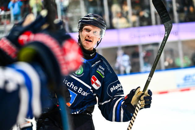 Torjubel, Jubel, Freude bei Torschütze Emil Johansson (Iserlohn Roosters, 57), GER, Iserlohn Roosters vs. Koeler Haie, Eishockey, Penny-DEL, 9. Spieltag, Spielzeit 2026 2027, 16.10.2026, GER, Iserlohn Roosters vs. Koeler Haie, Eishockey, Penny-DEL, 9. Spieltag, Spielzeit 2026 2027, 16.10.2026 Iserlohn Copyright: xJonasxBrockmann Eibner-Pressefotx EP_JBN