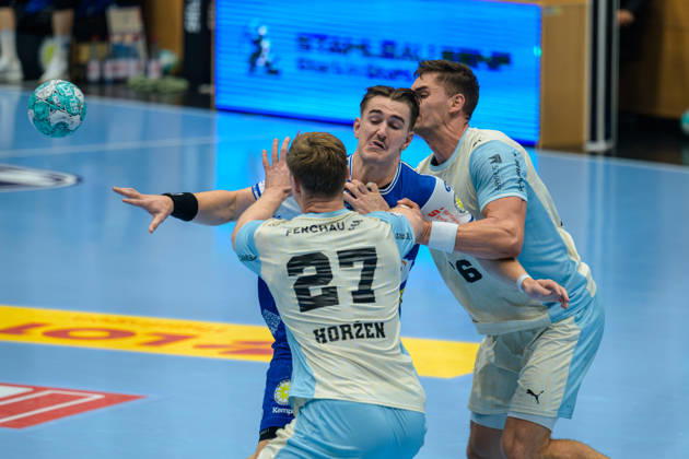 Felix Aellen (ThSV Eisenach, 22), Kristjan Horzen (VfL Gummersbach, 27), Stepan Zeman (VfL Gummersbach, 66) GER, ThSV Eisenach gegen VfL Gummersbach, 1. Opel Handballbundesliga, Handball, 9.Spieltag, Saison 2026 2027, 20.00 Uhr, 16.10.2026 GER, ThSV Eisenach gegen VfL Gummersbach, 1. Opel Handballbundesliga, Handball, 9.Spieltag, Saison 2026 2027, 20.00 Uhr, 16.10.2026 Eisenach Copyright: xMartinxHerbstx