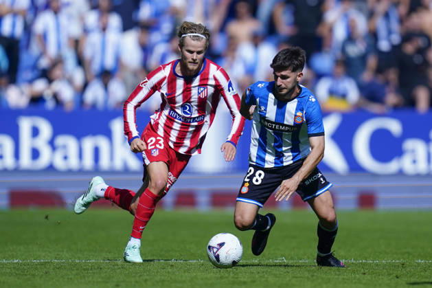 ESP: RCD Espanyol - Atletico de Madrid. La Liga EA Sports. Matchday 9 Javi Hernandez of RCD Espanyol and Morten Hjulmand of Atletico de Madrid during the La Liga EA Sports match between RCD Espanyol and Atletico de Madrid played at RCDE Stadium on October 17, 2026 in Barcelona, Spain. kpng Copyright: xSergioxRuizx xPRESSINPHOTOx PS_2627_ESP_ATL_004