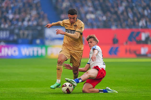 Bilal El Khannouss (VfB Stuttgart, 11), Louis Lemke (Hamburger SV, 37) GER, Hamburger SV vs. VfB Stuttgart, Fußball, 1. Bundesliga, Spieltag 06, Saison 2026 2027, 17.10.2026 DFL REGULATIONS PROHIBIT ANY USE OF PHOTOGRAPHS AS IMAGE SEQUENCES AND OR QUASI-VIDEO GER, Hamburger SV vs. VfB Stuttgart, Fußball, 1. Bundesliga, Spieltag 06, Saison 2026 2027, 17.10.2026 Hamburg Copyright: xEibner-Pressefoto MarcelxvonxFehrnx EP_MFN