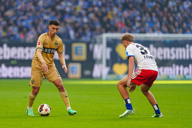 Bilal El Khannouss (VfB Stuttgart, 11), Louis Lemke (Hamburger SV, 37) GER, Hamburger SV vs. VfB Stuttgart, Fußball, 1. Bundesliga, Spieltag 06, Saison 2026 2027, 17.10.2026 DFL REGULATIONS PROHIBIT ANY USE OF PHOTOGRAPHS AS IMAGE SEQUENCES AND OR QUASI-VIDEO GER, Hamburger SV vs. VfB Stuttgart, Fußball, 1. Bundesliga, Spieltag 06, Saison 2026 2027, 17.10.2026 Hamburg Copyright: xEibner-Pressefoto MarcelxvonxFehrnx EP_MFN