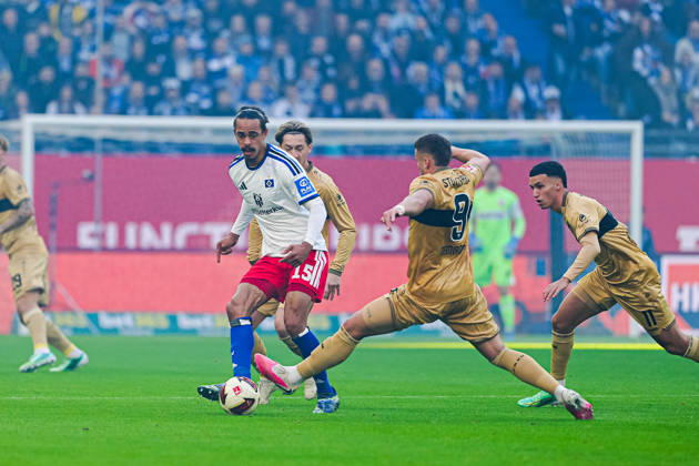 Yussuf Poulsen (Hamburger SV, 15), Ermedin Demirovic (VfB Stuttgart, 09) GER, Hamburger SV vs. VfB Stuttgart, Fußball, 1. Bundesliga, Spieltag 06, Saison 2026 2027, 17.10.2026 DFL REGULATIONS PROHIBIT ANY USE OF PHOTOGRAPHS AS IMAGE SEQUENCES AND OR QUASI-VIDEO GER, Hamburger SV vs. VfB Stuttgart, Fußball, 1. Bundesliga, Spieltag 06, Saison 2026 2027, 17.10.2026 Hamburg Copyright: xEibner-Pressefoto MarcelxvonxFehrnx EP_MFN