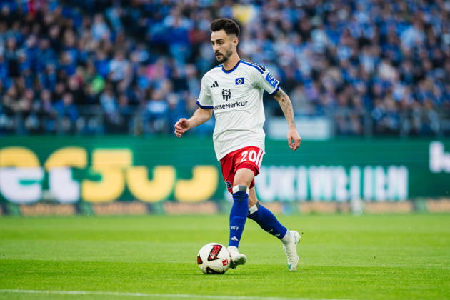 1. Bundesliga: Hamburger SV vs. VfB Stuttgart, 17.10.2026 Fabio Vieira (Hamburger SV, 20); Fußball, 1. Bundesliga, 6. Spieltag: Hamburger SV vs. VfB Stuttgart am 17.10.2026 im Volksparkstadion, Hamburg DFL REGULATIONS PROHIBIT ANY USE OF PHOTOGRAPHS AS IMAGE SEQUENCES AND OR QUASI-VIDEO. Copyright: xBEAUTIFULxSPORTS Tonhäuserx