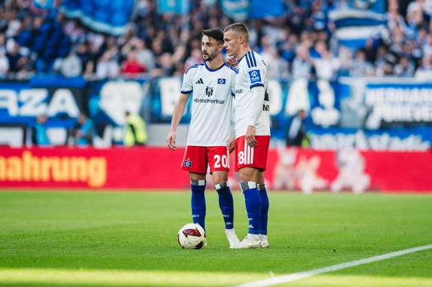 1. Bundesliga: Hamburger SV vs. VfB Stuttgart, 17.10.2026 Fabio Vieira (Hamburger SV, 20), Miro Muheim (Hamburger SV, 28); Fußball, 1. Bundesliga, 6. Spieltag: Hamburger SV vs. VfB Stuttgart am 17.10.2026 im Volksparkstadion, Hamburg DFL REGULATIONS PROHIBIT ANY USE OF PHOTOGRAPHS AS IMAGE SEQUENCES AND OR QUASI-VIDEO. Copyright: xBEAUTIFULxSPORTS Tonhäuserx