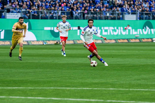 Deutschland: Fußball Bundesliga 2026 27, 6. Spieltag Hamburger SV (HSV) vs VfB Stuttgart Volkspark Stadion (Hamburg): Bilal Nadir (Hamburger SV, 4) Copyright: xStefanxTrochax