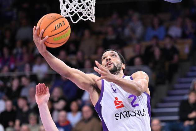 BG Göttingen - Nürnberg Falcons 17.10.2026, Göttingen: Basketball; 2. Bundesliga, ProA, BG Göttingen - Nürnberg Falcons, 5. Spieltag, Sparkassen-Arena. : Zach Jackson (BG Göttingen) zieht zum Korb. Göttingen Niedersachsen Deutschland