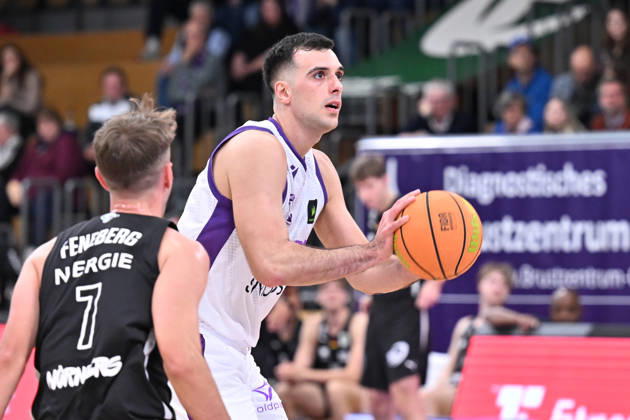 BG Göttingen - Nürnberg Falcons 17.10.2026, Göttingen: Basketball; 2. Bundesliga, ProA, BG Göttingen - Nürnberg Falcons, 5. Spieltag, Sparkassen-Arena. Omar Pajic (BG Göttingen) wirft. Göttingen Niedersachsen Deutschland