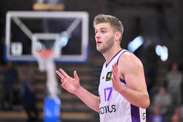 BG Göttingen - Nürnberg Falcons 17.10.2026, Göttingen: Basketball; 2. Bundesliga, ProA, BG Göttingen - Nürnberg Falcons, 5. Spieltag, Sparkassen-Arena. Mathis Mönninghoff (BG Göttingen) spricht. Göttingen Niedersachsen Deutschland