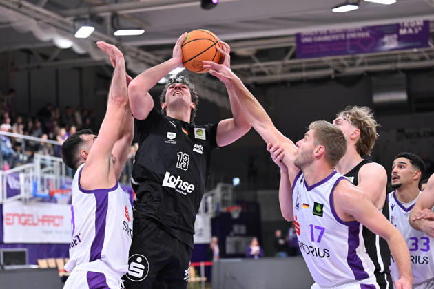 BG Göttingen - Nürnberg Falcons 17.10.2026, Göttingen: Basketball; 2. Bundesliga, ProA, BG Göttingen - Nürnberg Falcons, 5. Spieltag, Sparkassen-Arena. Daniel Helterhoff (Nürnberg Falcons) wirft. Göttingen Niedersachsen Deutschland