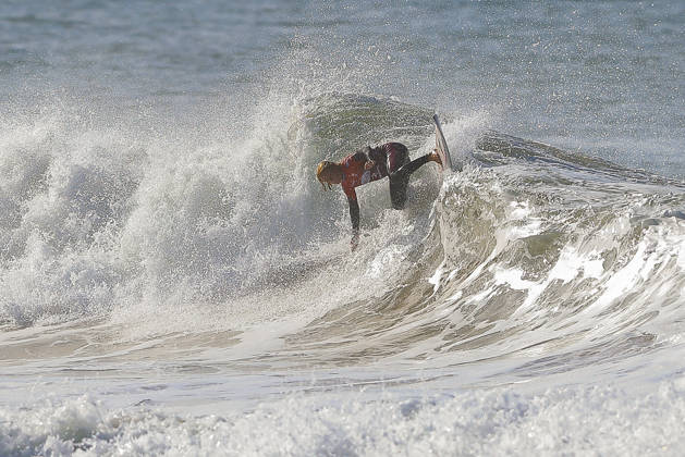 Meo Rip Curl Pro Portugal - Quarter Finals Caitlin Simmers of the United States competes during the Meo Rip Curl Pro Portugal at Praia dos Supertubos in Peniche, Portugal, on October 17, 2026.  Copyright: xJoaoxRicox originalFilename:rico-meoripcu261017_npTHS.jpg