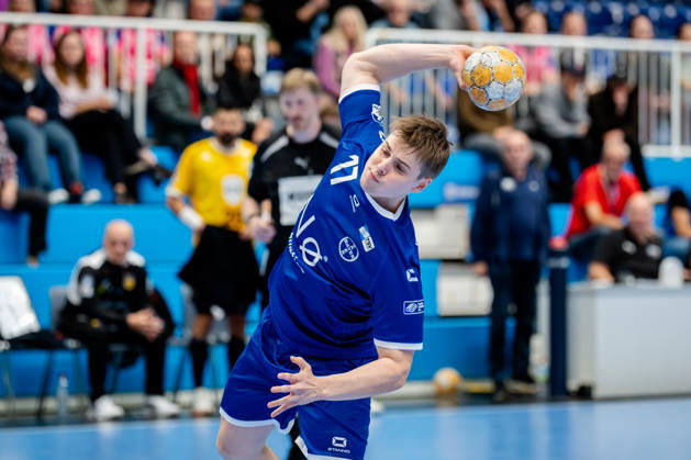 Dormagen, 17.10.2026, Handball, Herren, 2. Bundesliga, 8. Spieltag, 2026 2027: TSV Bayer Dormagen HSC 2000 Coburg Felix Böckenholt (TSV Bayer Dormagen, 17) beim Siebenmeter Dormagen TSV Bayer Sportcenter NRW Germany