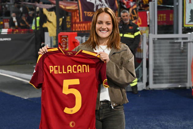 IPA89815878 - Diver Chiara Pellacani, winner of five gold medals at the European Championships in Paris, prior to Matchday 7 of the Serie A Championship between A.S. Roma and Genoa Cricket and Football Club at the Olympic Stadium on September 17, 2026, in Rome, Italy.  Copyright: xDomenicoxCippitelli IPAxSportx xx IPA89815878 IPA89815878