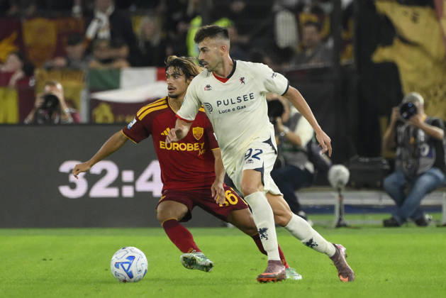 Genoa’s Stephan El Shaarawy during the Serie A Enilive soccer match between AS Roma and Genoa at the Rome s Olympic stadium, Italy - October 17, 2026. - Soccer.  Copyright: xFabrizioxCorradetti LaPressex