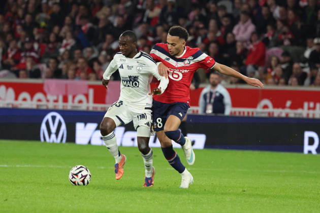 FOOTBALL : LOSC Lille vs Brest - Ligue 1 - 17 10 2026 Kamory DOUMBIA (Brest) et Ethan MBAPPÉ (LOSC Lille) lors du match LOSC Lille vs Brest, Ligue 1, Decathlon Arena stade Pierre Mauroy, le 17 octobre 2026 - photo Laurent Sanson PsnewZ  Copyright: xLaurentxSANSONx xPsnewZx