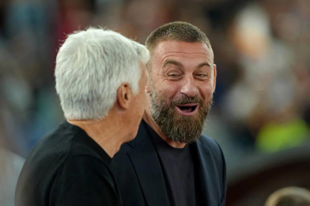 Gian Piero Gasperini, head coach of AS Roma, and Daniele De Rossi, head coach of Genoa CFC, during the Serie A 2026 2027 football match between AS Roma and Genoa CFC at Stadio Olimpico in Rome (Italy), October 17, 2026. antoniettaxbaldassarre