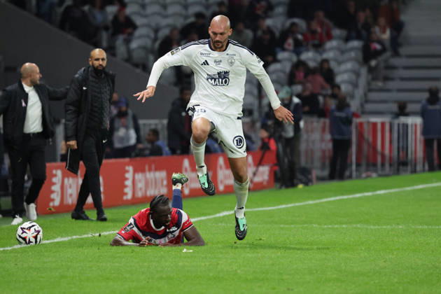 FOOTBALL : LOSC Lille vs Brest - Ligue 1 - 17 10 2026 Tanguy NIANZOU (LOSC Lille) et Ludovic AJORQUE (Brest) lors du match LOSC Lille vs Brest, Ligue 1, Decathlon Arena stade Pierre Mauroy, le 17 octobre 2026 - photo Laurent Sanson PsnewZ  Copyright: xLaurentxSANSONx xPsnewZx