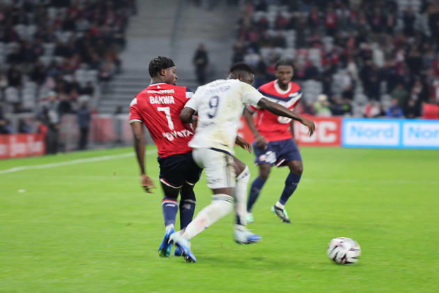 FOOTBALL : LOSC Lille vs Brest - Ligue 1 - 17 10 2026 Dïlane BAKWA (LOSC Lille) et Pathé MBOUP (Brest) lors du match LOSC Lille vs Brest, Ligue 1, Decathlon Arena stade Pierre Mauroy, le 17 octobre 2026 - photo Laurent Sanson PsnewZ  Copyright: xLaurentxSANSONx xPsnewZx