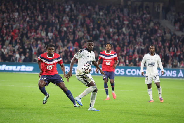 FOOTBALL : LOSC Lille vs Brest - Ligue 1 - 17 10 2026 Pathé MBOUP (Brest) et Adeagan GOFFI (LOSC Lille) lors du match LOSC Lille vs Brest, Ligue 1, Decathlon Arena stade Pierre Mauroy, le 17 octobre 2026 - photo Laurent Sanson PsnewZ  Copyright: xLaurentxSANSONx xPsnewZx