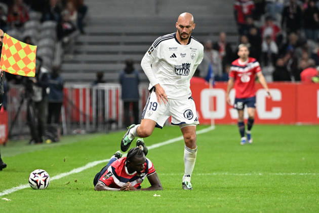LOSC Lille v Stade Brestois 29 - Ligue 1 McDonald s 2026 2027 Kamory DOUMBIA of Lille and Ludovic AJORQUE of Stade Brestois during Ligue 1 McDonald s between Lille and Brest at Stade Pierre Mauroy on October 17, 2026 in Lille, France. Lille France  Copyright: xIconxSportx 776577018