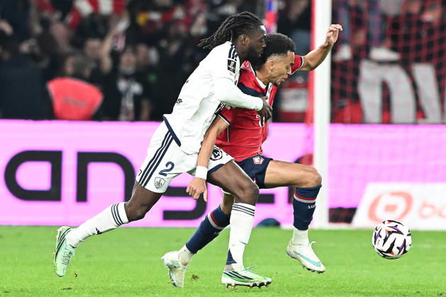 261017 Lille OSC vs Brest Bradly Locko (2) of Brest and Ethan Mbappe (8) of Lille pictured during the French Mc Donalds Ligue 1 season 2026 - 2027 matchday 7 game between Lille OSC and Stade Brest on October 17 , 2026 in Lille, France. (Photo by Jill Delsaux Isosport) Lille France  Copyright: xJillxDelsauxx DSC_2661
