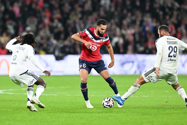 261017 Lille OSC vs Brest Mamady Diambou (6) of Brest, Nabil Bentaleb (6) of Lille and Lucas Tousart (29) of Brest pictured during the French Mc Donalds Ligue 1 season 2026 - 2027 matchday 7 game between Lille OSC and Stade Brest on October 17 , 2026 in Lille, France. (Photo by Jill Delsaux Isosport) Lille France  Copyright: xJillxDelsauxx DSC_3017