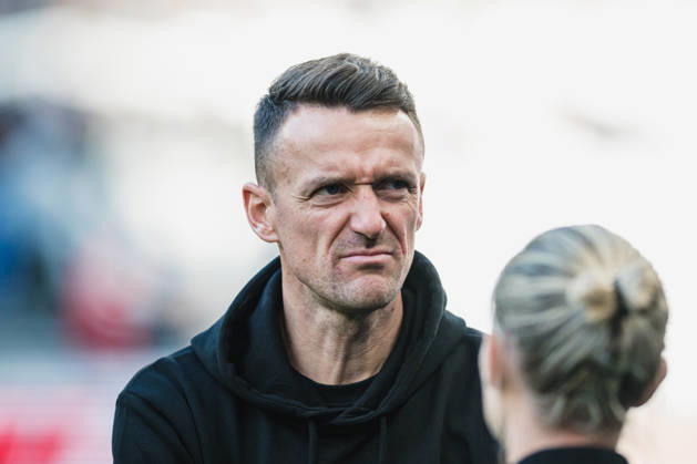 1. Bundesliga: Hamburger SV vs. VfB Stuttgart, 17.10.2026 Christian Gentner. (Sportdirektor VfB Stuttgart); Fußball, 1. Bundesliga, 6. Spieltag: Hamburger SV vs. VfB Stuttgart am 17.10.2026 im Volksparkstadion, Hamburg DFL REGULATIONS PROHIBIT ANY USE OF PHOTOGRAPHS AS IMAGE SEQUENCES AND OR QUASI-VIDEO. Copyright: xBEAUTIFULxSPORTS Tonhäuserx