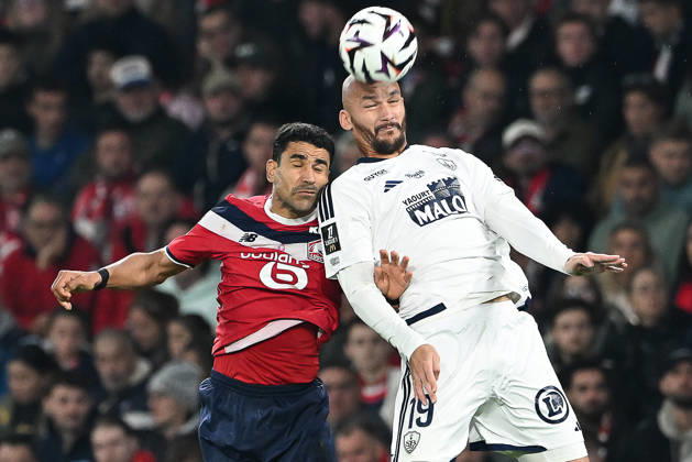 261017 Lille OSC vs Brest Benjamin Andre (21) of Lille and Ludovic Ajorque (19) of Brest pictured during the French Mc Donalds Ligue 1 season 2026 - 2027 matchday 7 game between Lille OSC and Stade Brest on October 17 , 2026 in Lille, France. (Photo by Jill Delsaux Isosport) Lille France  Copyright: xJillxDelsauxx DSC_2527