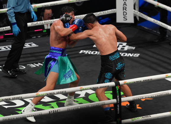 BOXING: Jaime Enrique Osuna vs Cristian Cangelosi in Las Vegas LAS VEGAS, NEVADA - OCTOBER 17: Jaime Enrique Osuna (in black short) and Cristian Cangelosi (in turquoise short) exchange punches during their middleweight fight on Saturday night at the Chelsea of The Cosmopolitan in Las Vegas, Nevada, United States on October 17, 2026. Tayfun Coskun Anadolu Nevada United States. Editorial use only. Please get in touch for any other usage.  Copyright: x2026xAnadoluxTayfunxCoskunx