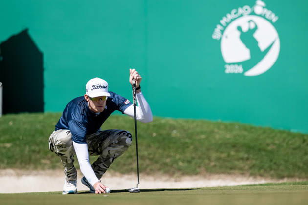 October 18, 2026, Macau, Macao Sar, China: Charles PORTER from the USA takes the tied lead on -14 Par with a stunning -9 Par final round. PORTERs final putt for a -2 Par hole on the 18th green. Macau Open Golf 2026 Final Round. Macau Open Golf 2026 Final Round  - ZUMAr144 20261018_zap_r144_054 Copyright: xJaynexRussellx