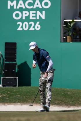 October 18, 2026, Macau, Macao Sar, China: Charles PORTER from the USA takes the tied lead on -14 Par with a stunning -9 Par final round. PORTER celebrates a final -2 Par hole on the 18th green. Macau Open Golf 2026 Final Round. Macau China - ZUMAr144 20261018_zap_r144_057 Copyright: xJaynexRussellx