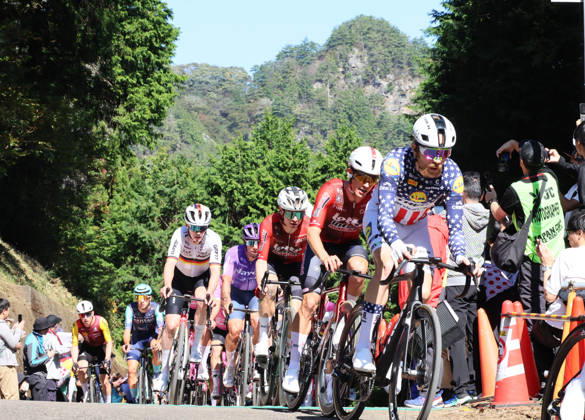 October 18, 2026, Utsunomiya, Japan - American cyclist Quinn Simmons (R) of Lidl-Trek leads a pack of cyclists at the Utsunomiya Japan Cup Cycle Road Race in Utsunomiya, 100km north of Tokyo on Sunday, October 18, 2026. Quin Simmons won the 144km race. (photo by Yoshio Tsunoda AFLO) Noxthirdxpartyxsales  0869839631st YoshioxTsunodax