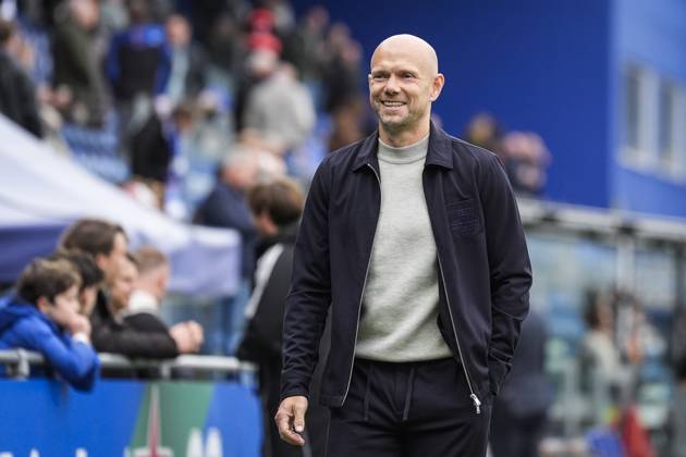 ZWOLLE - PEC Zwolle Trainer Dennis van der Ree during the Dutch Eredivisie match between PEC Zwolle and Go Ahead Eagles at the MAC3PARK stadium on October 18, 2026 in Zwolle, the Netherlands. TOBIAS KLEUVER ANP Eredivisie 2026 27 xVIxANPxSportx xxANPxIVx 572822219 originalFilename: 572822219.jpg