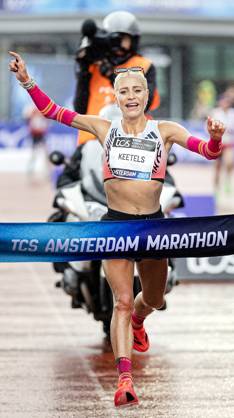 AMSTERDAM - Mikky Keetels is the best Dutch woman at the Amsterdam Marathon. ANP RAMON VAN FLYMEN xVIxANPxSportx xxANPxIVx 572823819 originalFilename: 572823819