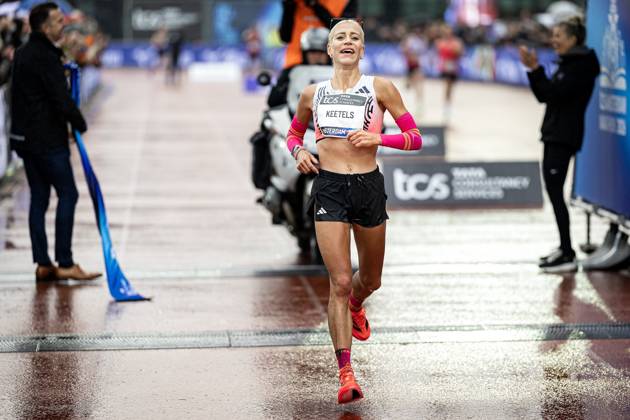 AMSTERDAM - Mikky Keetels is the best Dutch woman at the Amsterdam Marathon. ANP RAMON VAN FLYMEN xVIxANPxSportx xxANPxIVx 572823831 originalFilename: 572823831