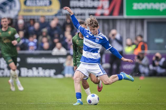 ZWOLLE , 18-10-2026 , mac3park , season 2026 2027 , Dutch Eredivisie football , match between PEC Zwolle and Go Ahead Eagles , picture shows PEC Zwolle player Gilles van der Wal PEC - Go Ahead Eagles  x208676118x Copyright: