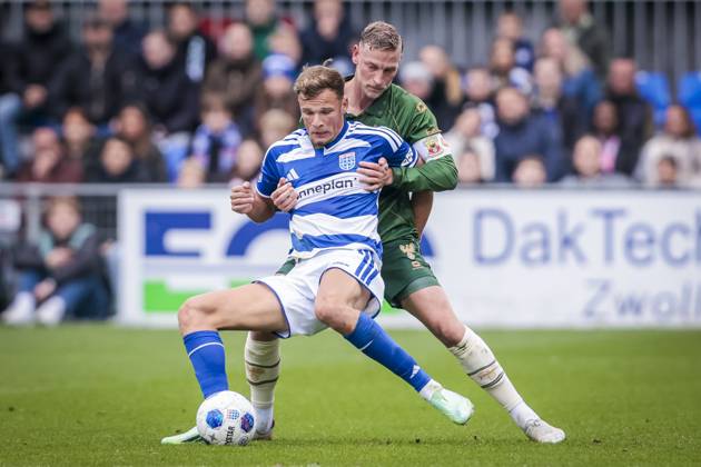 ZWOLLE , 18-10-2026 , mac3park , season 2026 2027 , Dutch Eredivisie football , match between PEC Zwolle and Go Ahead Eagles , picture shows PEC Zwolle player Sydney van Hooijdonk and GA Eagles player Joris Kramer PEC - Go Ahead Eagles  x208676580x Copyright: