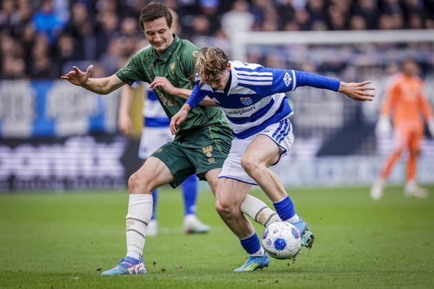 ZWOLLE , 18-10-2026 , mac3park , season 2026 2027 , Dutch Eredivisie football , match between PEC Zwolle and Go Ahead Eagles , picture shows GA Eagles player Stefan Sigurdarson and PEC Zwolle player Gilles van der Wal PEC - Go Ahead Eagles  x208676760x Copyright: