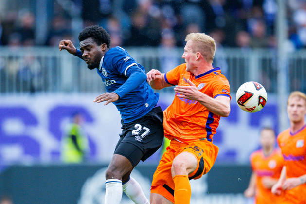 18.10.2026 - Fußball, 2026 2027, 2. Bundesliga, 8. Spieltag, DSC Arminia Bielefeld - VfL Osnabrück: (L-R) Benjamin Boakye (Bielefeld), Robin Fabinski (Osnabrück) DFL REGULATIONS PROHIBIT ANY USE OF PHOTOGRAPHS AS IMAGE SEQUENCES AND OR QUASI-VIDEO.